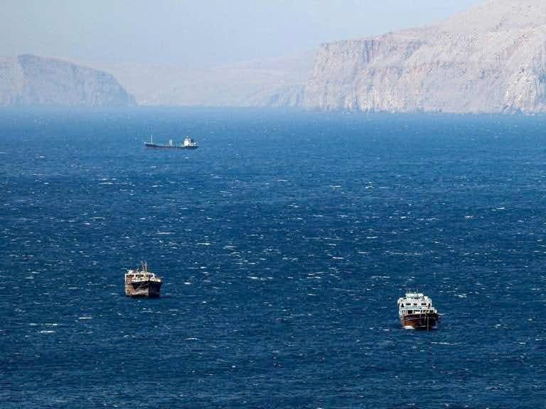 What happens if submarine cables in Hormuz go down